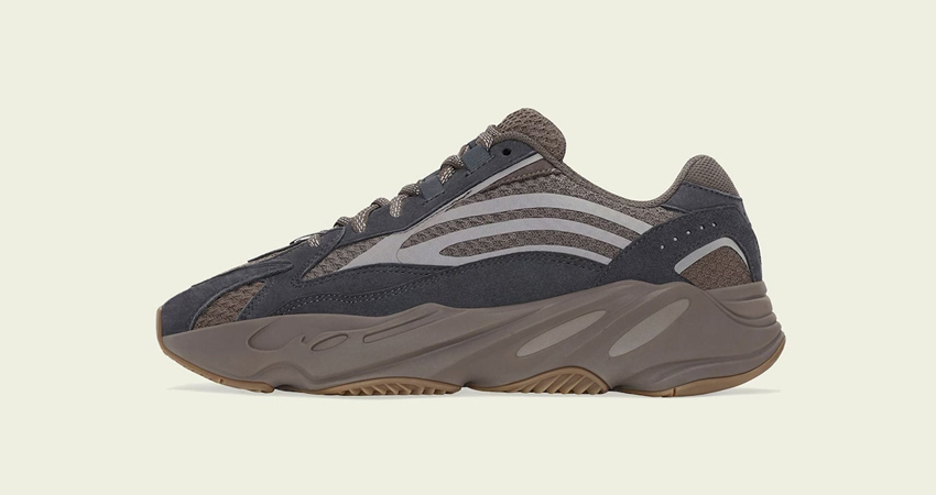 Yeezy Boost 700 V2 Mauve in Depth 01