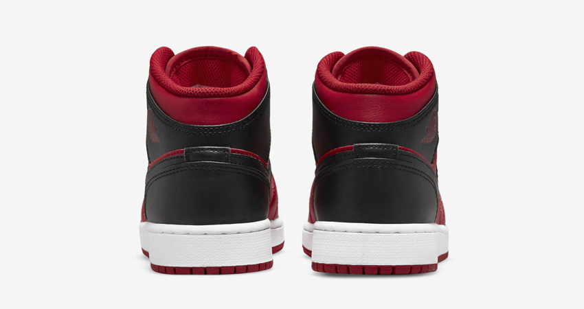 Nike Unveild the Amazing Air Jordan 1 Mid Reverse Bred 04