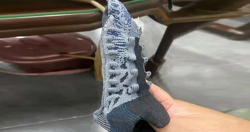 Yeezy Boost 350 V2 CMPCT Slate Blue First Thought 01