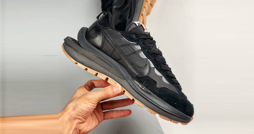 sacai x Nike Vaporwaffle Sail and Noir Black Buying Guide 04