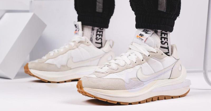 sacai x Nike Vaporwaffle Sail and Noir Black Buying Guide 06