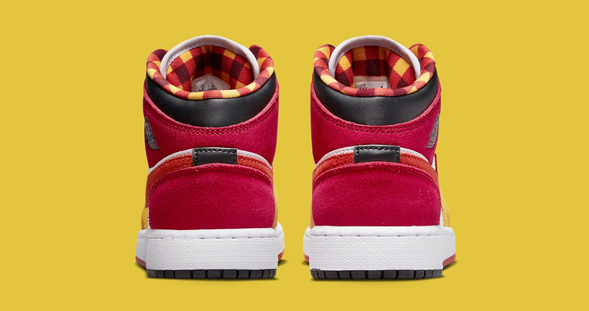 Air Jordan 1 Mid Tablecloth Is An Attention Grabber 04