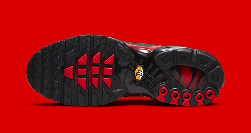Nike TN Air Max Plus Displays Reflective Uppers In Black And Red 05