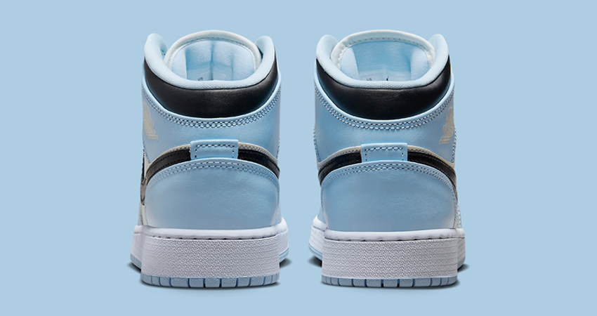 Air Jordan 1 Mid GS Enjoys The Coolness Of Ice Blue 04
