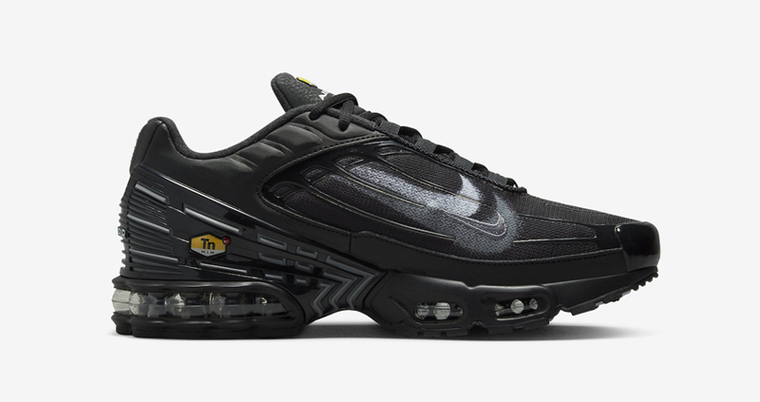 Nike Air Max Plus 3 Looks Sleek and Chic In Black 01