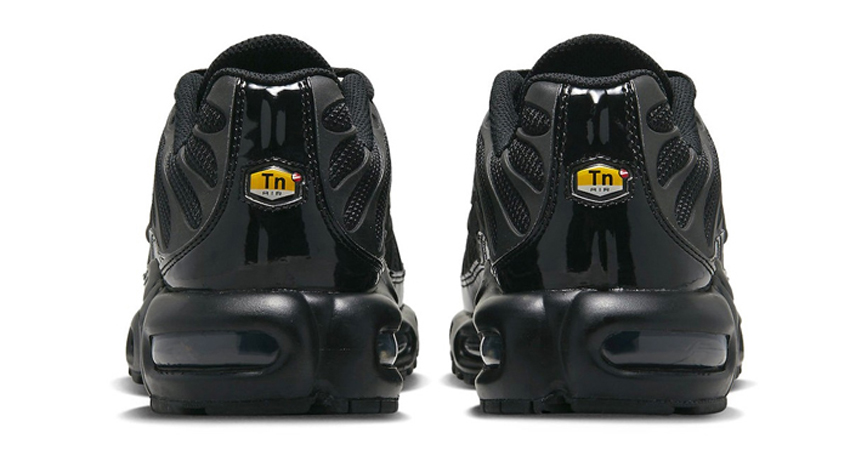 Nike Air Max Plus Looks Sleek and Stylish In Black 04