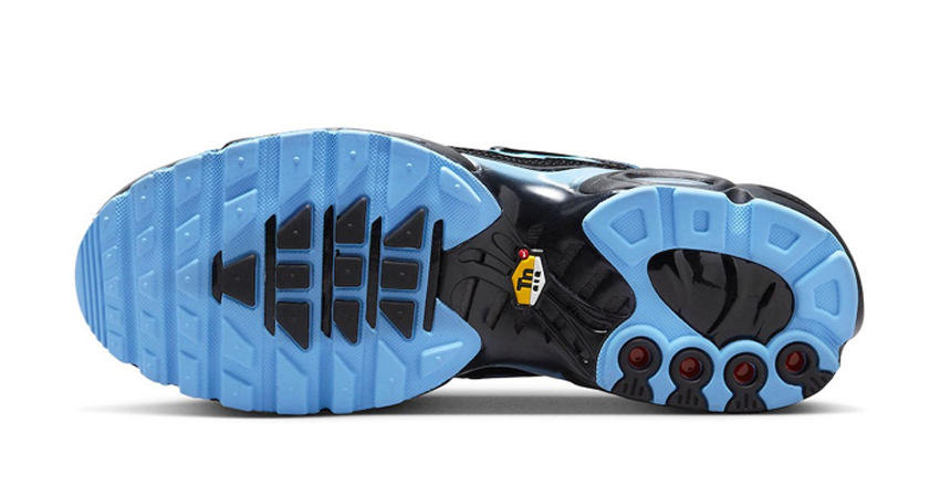Black And Blue Accents The Nike Air Max Plus In A Gradient Shift 05