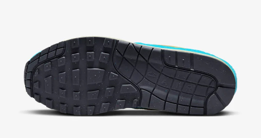 Add a pop of Baltic Blue to your shoe collection with Nike's Air Max1 Premium Corduroy 05