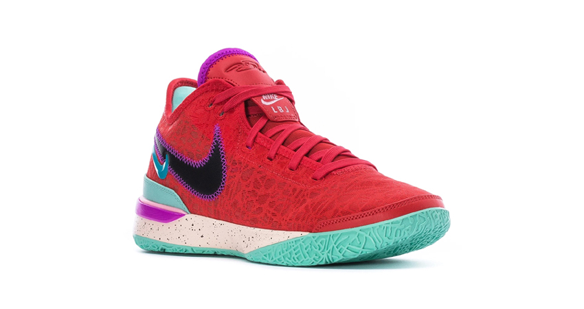A Closer Look Of Nike LeBron NXXT Gen front corner