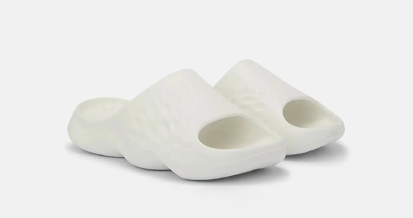 New Balance Fresh Foam MRSHN Slides Paper White SUFHUPW3 front corner 1