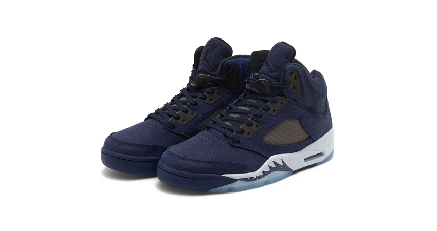 A Closer Look At The Air Jordan 5 ‘Midnight Navy front corner