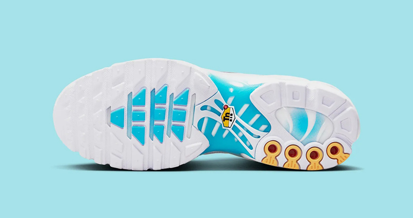 Official Look Of The Nike Air Max Plus ‘Marseille down