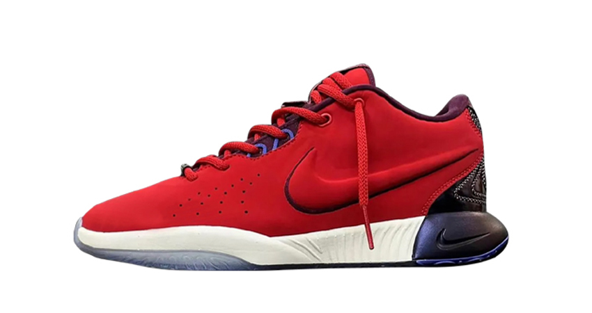 The Nike LeBron 21 ‘Movie Theatre Drop Details left