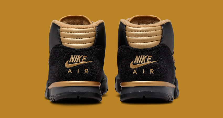 A Detailed Look At The Nike Air Trainer 1 College Football Playoffs back