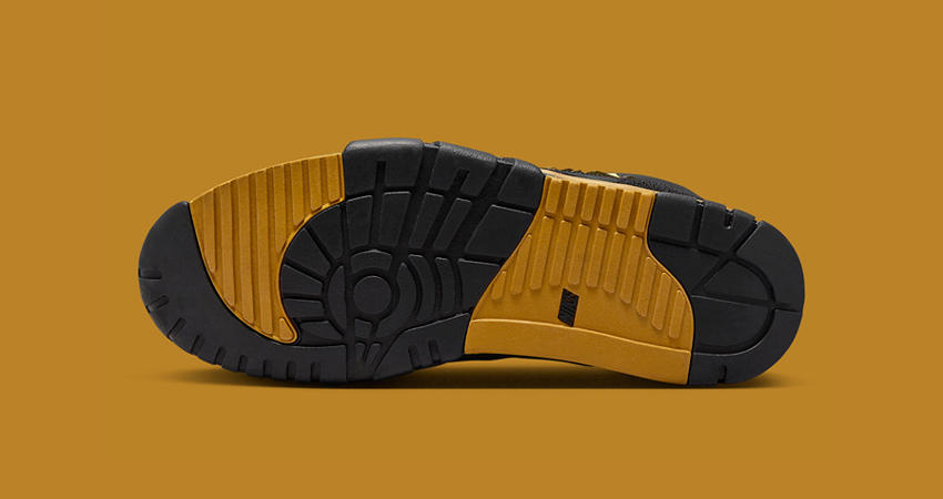 A Detailed Look At The Nike Air Trainer 1 College Football Playoffs down