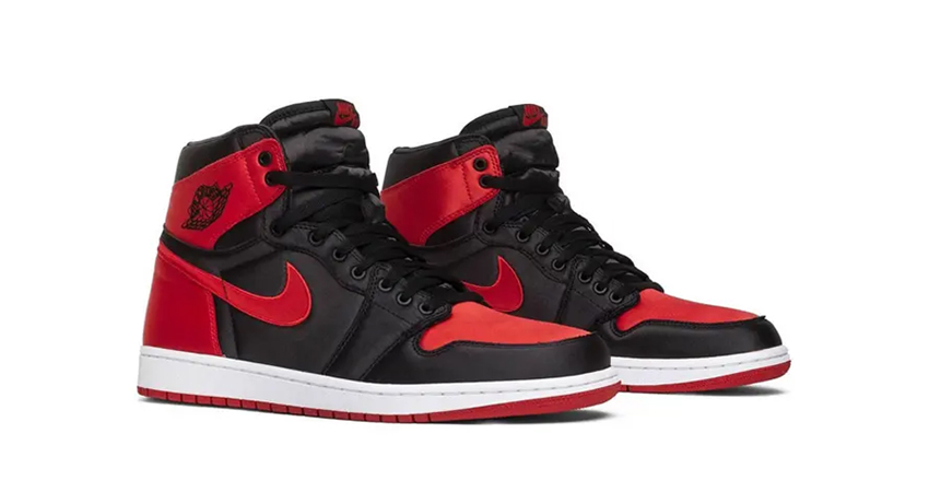 Air Jordan 1 High OG Satin Bred FD4810 061 front corner