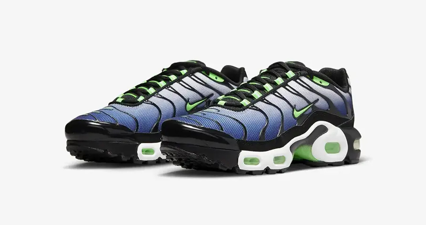 Nike TN Air Max Plus GS Icons Black Scream Green CD0609 021 front corner