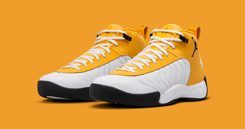 The Jordan Jumpan Pro ‘Varsity Miaze Returns With A Twist front corner